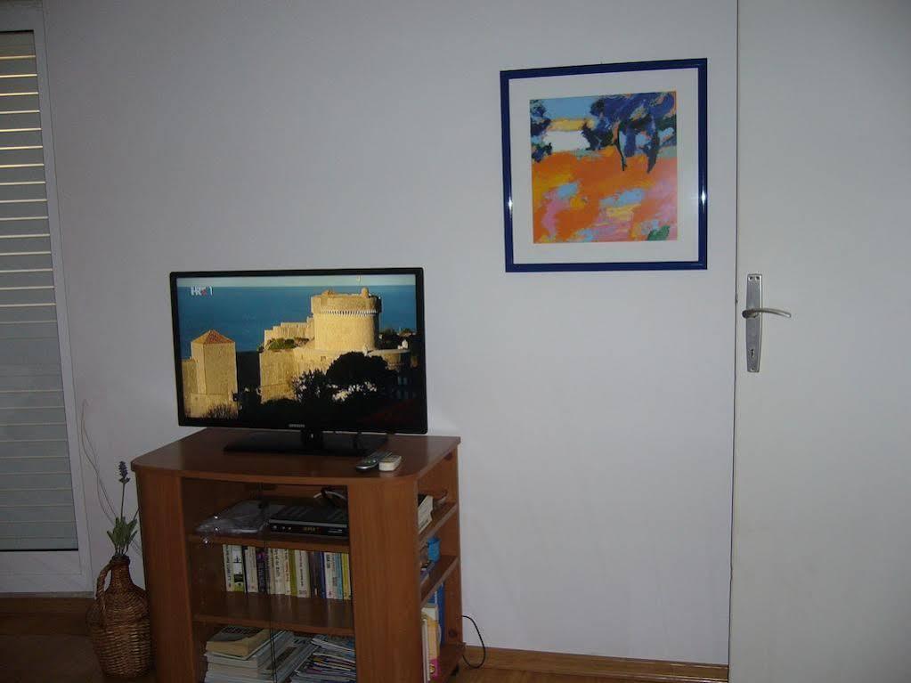 Viola Apartment *