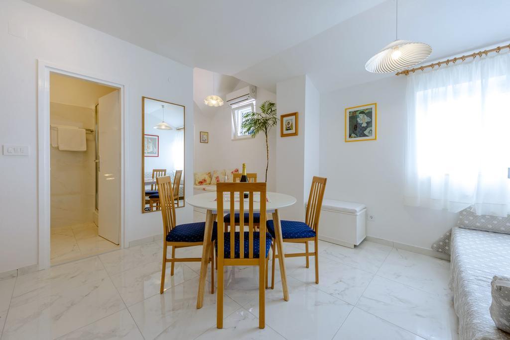 Viola Apartment *